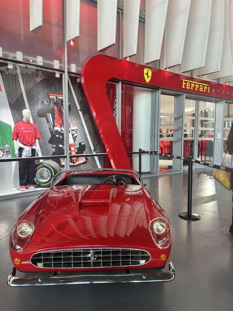 Ferrari world classic red spider