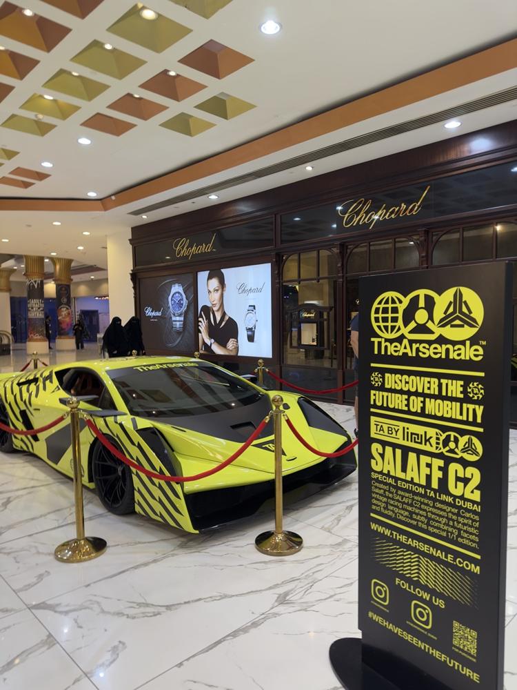 Dubai mall salaff c2 display