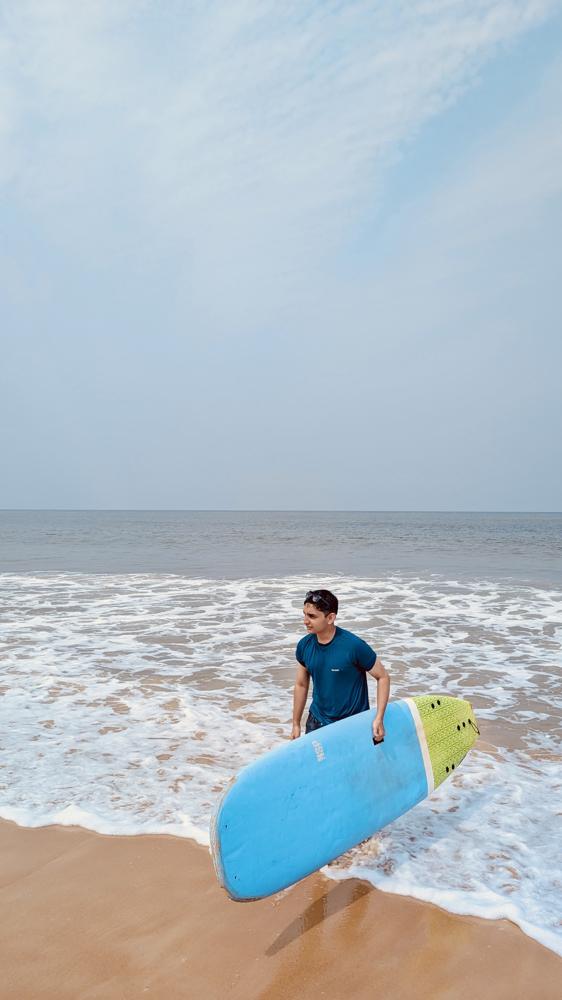 Carrying blue board mid